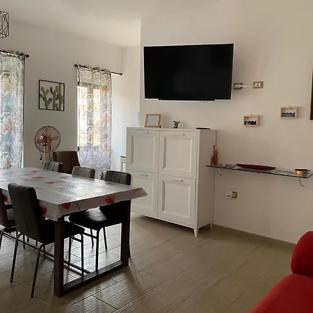 La Casa Sotto Il Fortino * SantʼAntìoco
